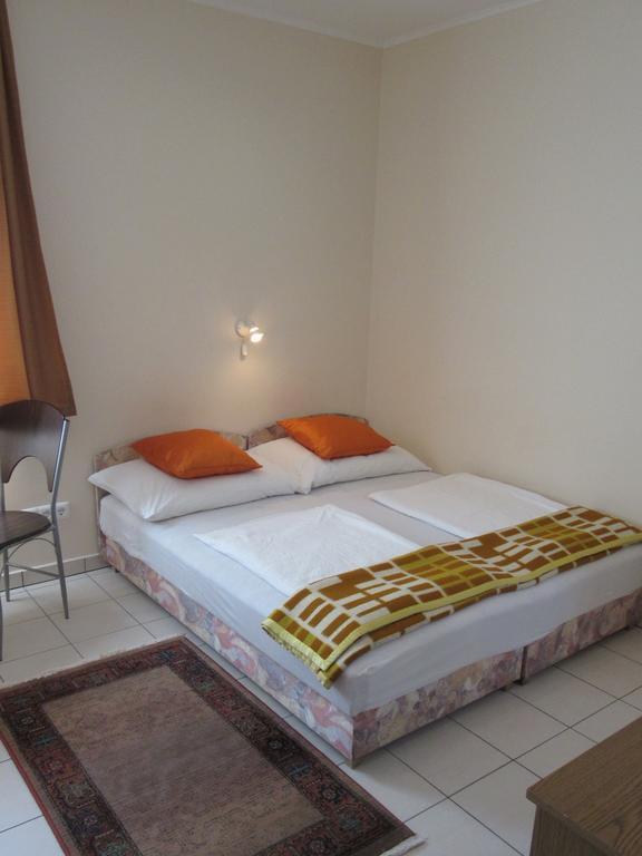 Suele Apartments & Rooms Балатонфюред Экстерьер фото