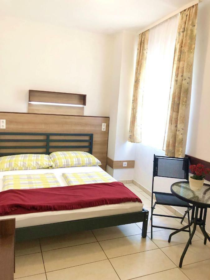 Suele Apartments & Rooms Балатонфюред Экстерьер фото